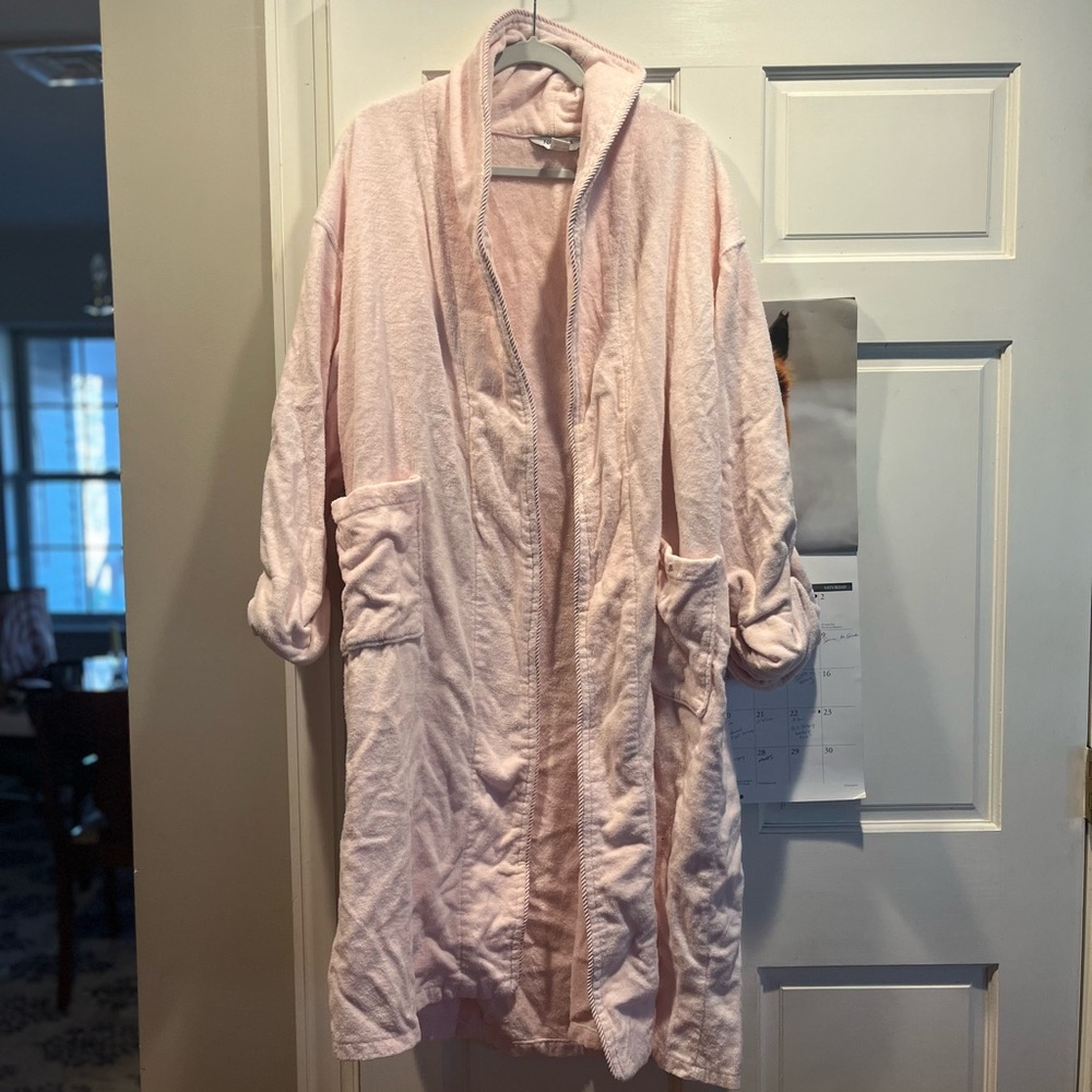 Bath robe pink used